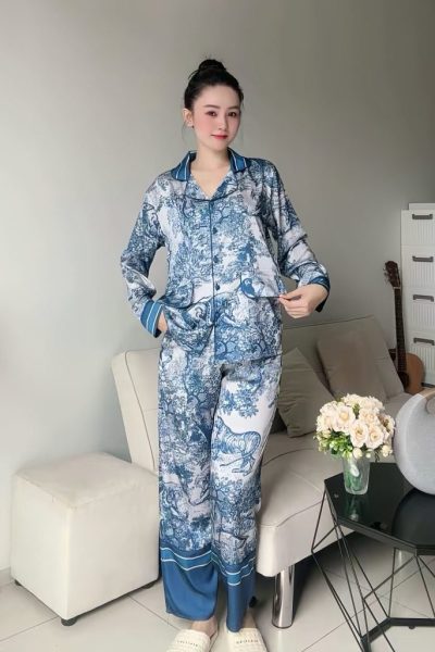 Mulberry Silk Heritage Pajama Set with Matching Scrunchie