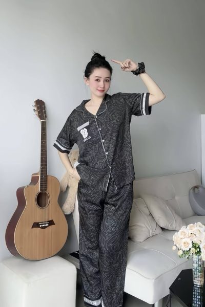 Luxury Women’s Silk Pajama Set – Elegant Loungewear