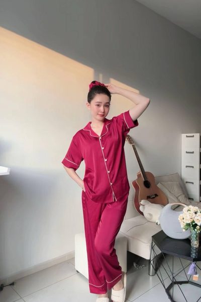Luxury Women’s Silk Pajama Set – Short Sleeve Button-Down & Long Pants