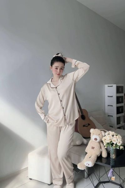 Luxury Women’s Mulberry Silk Pajama Set – Long Sleeve & Pants