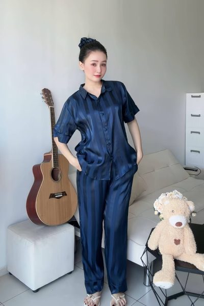 Luxury Women’s Silk Pajama Set – Short Sleeve Button-Down & Long Pants